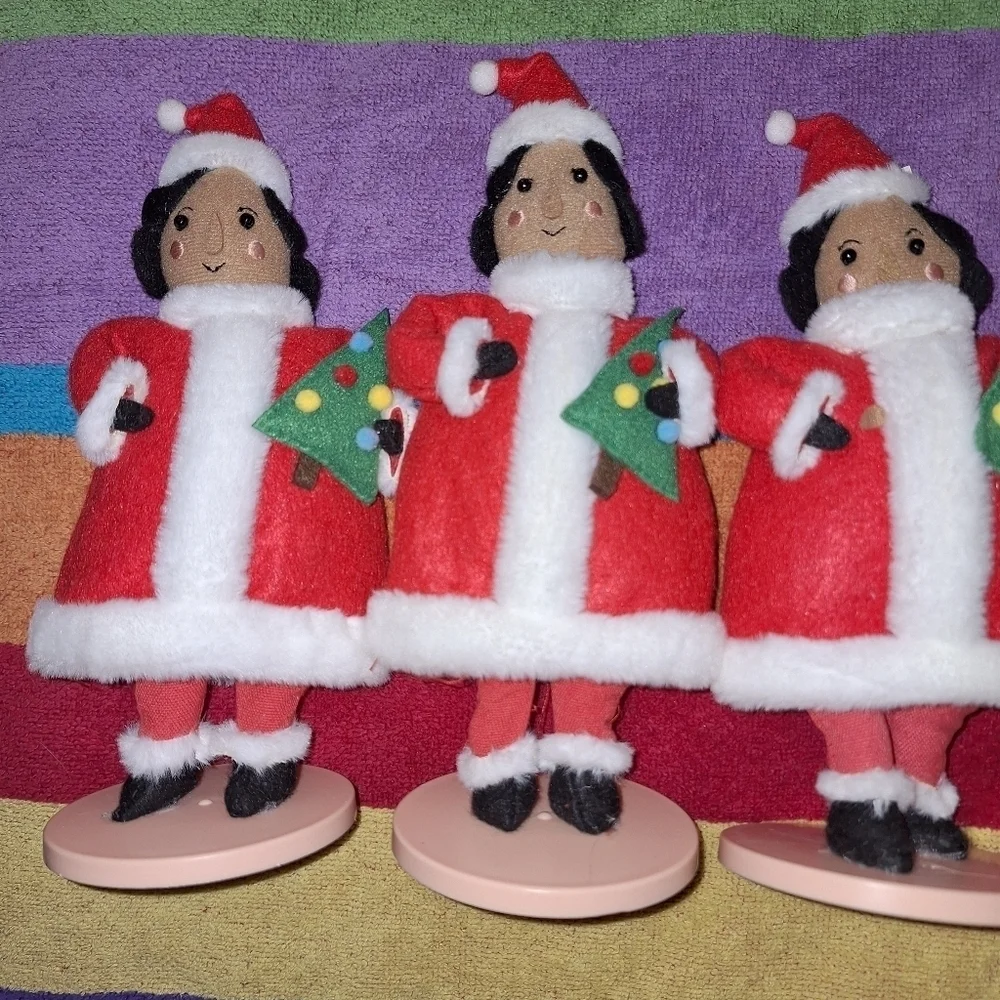 Three Chritsmas Girls with Coat and Tree Decoration